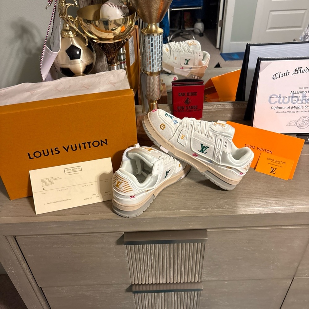 Lv